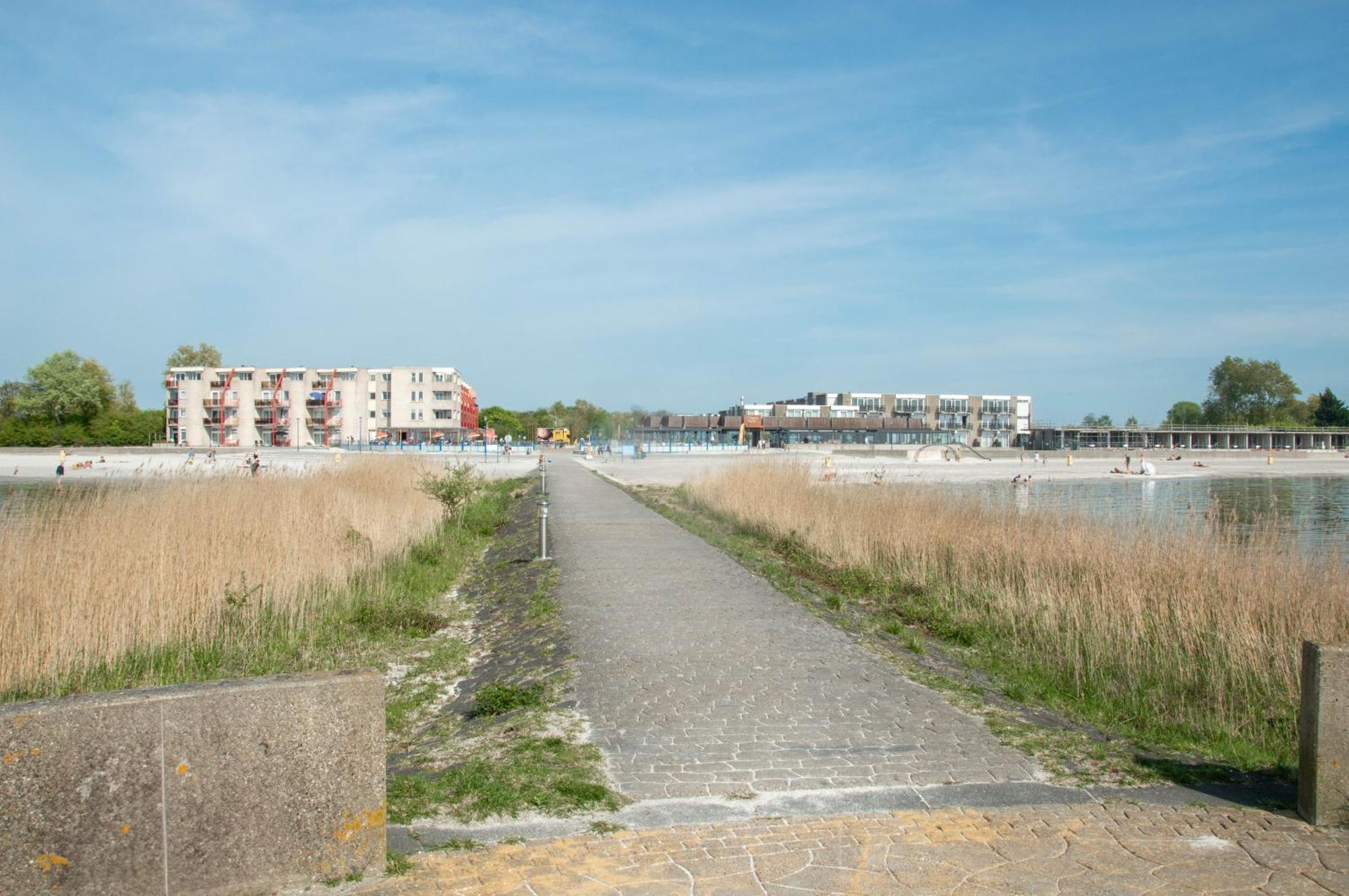Zuiderzeestate 35, Prachtig Appartement Aan Het Ijsselmeer Makkum Buitenkant foto